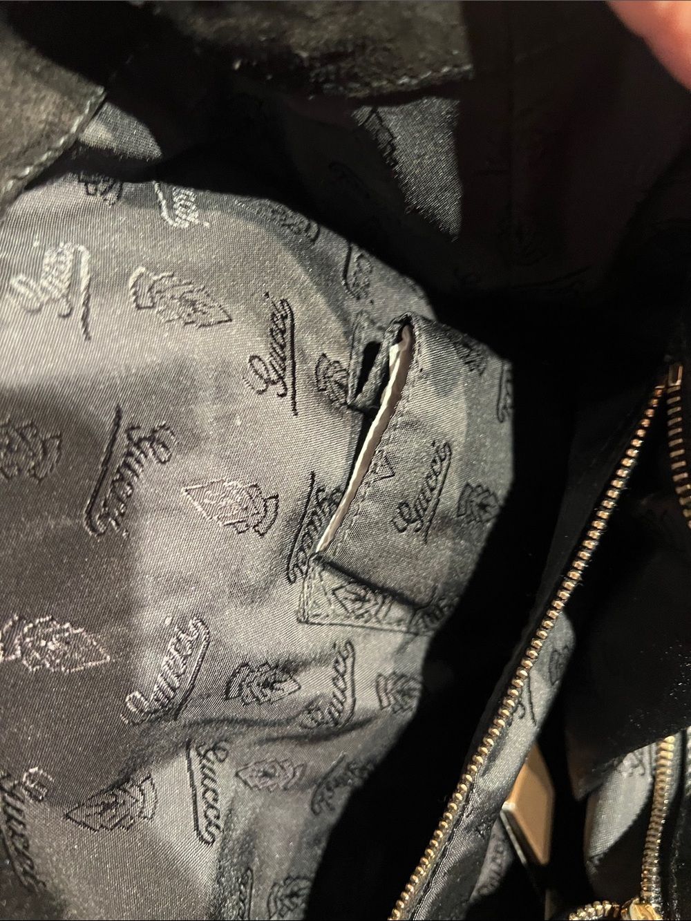 Gucci Black Patent Shoulder Bag with Tassel and Gold Hardware - Picture 8 of 16